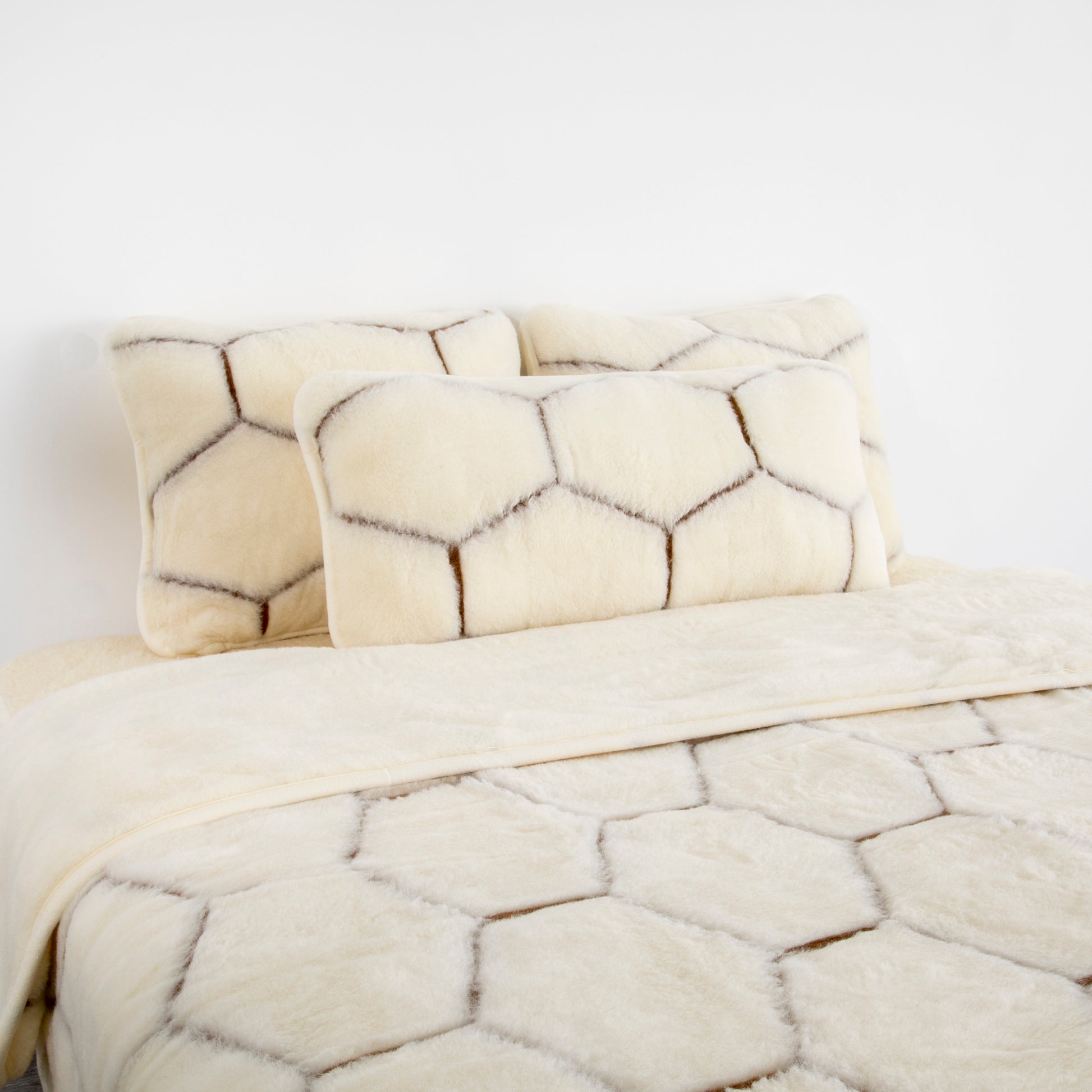 100% Cashmere Wool Quilt - Natural Hex Design Colour Cream 220 x 200cm - CasaFenix