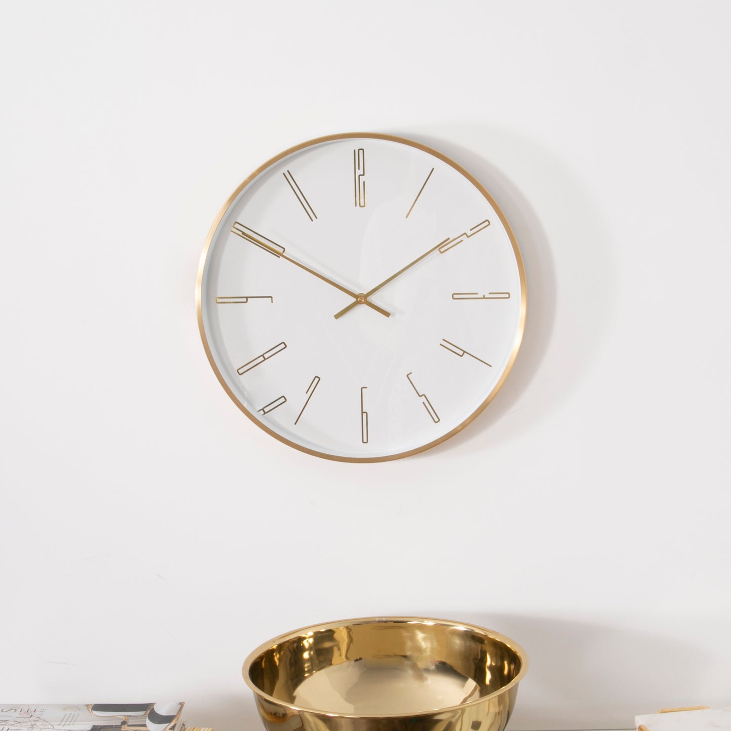 Gold 16" Modern Analogue Wall Clock  CasaFenix