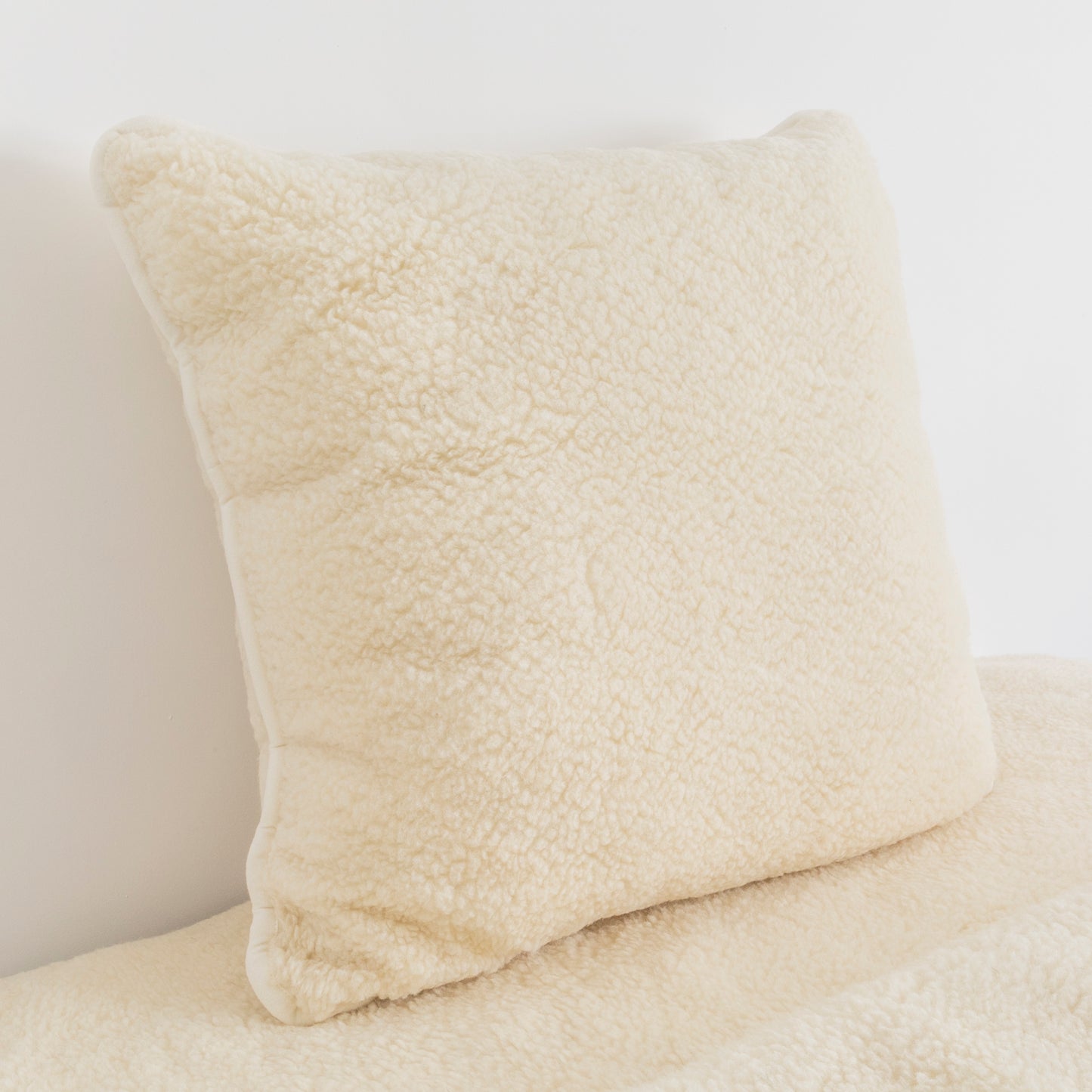 100% Merino Wool Cushion - Natural Cream Colour 45x45cm - CasaFenix