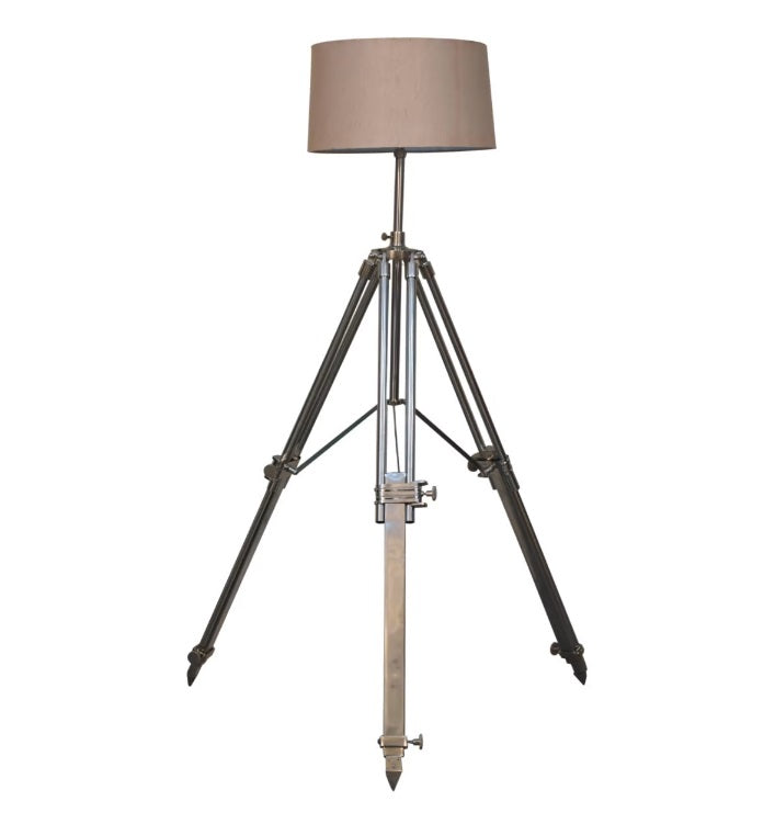 Chrome Tripod Lamp - CasaFenix