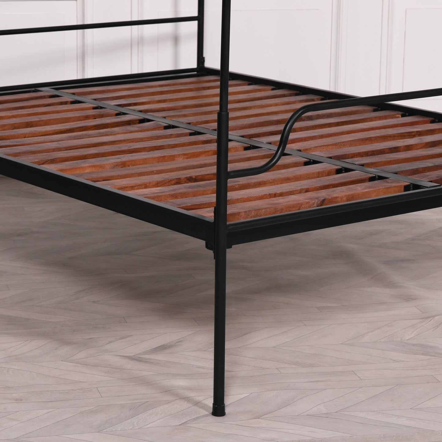 Black Iron 4ft6 Double Size Poster Bed CasaFenix