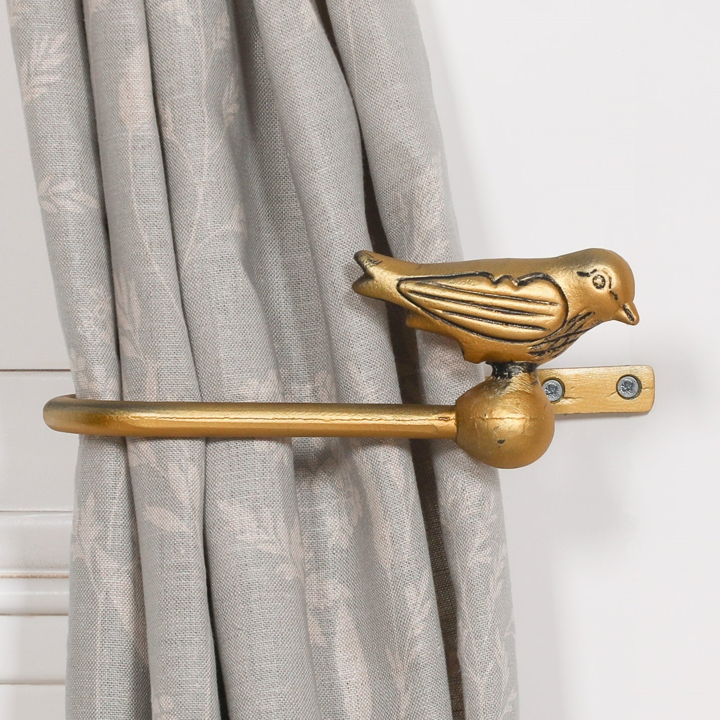 Gold Cast Iron Decorative Bird Curtain Holder Set CasaFenix