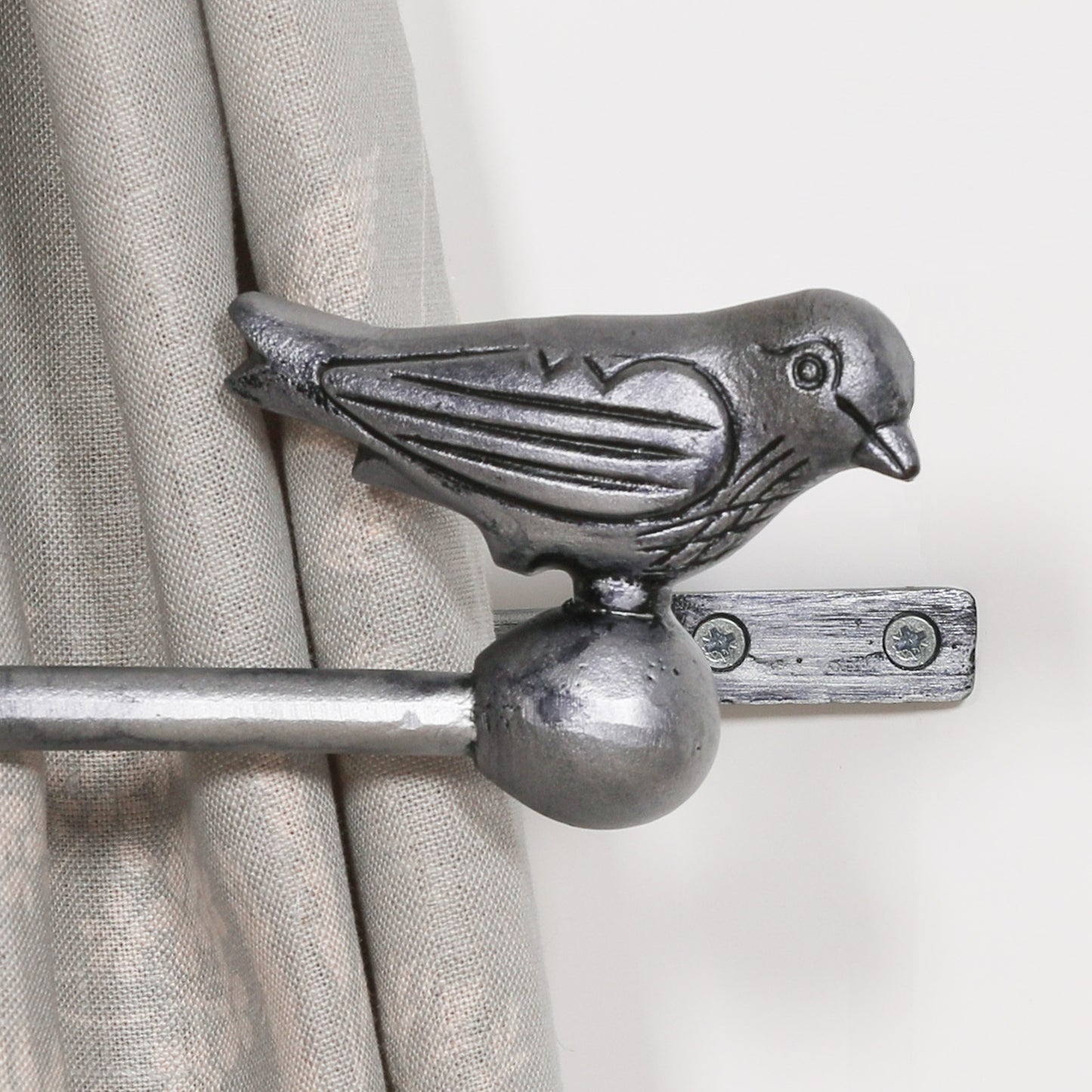 Silver Cast Iron Decorative Bird Curtain Holder Set CasaFenix