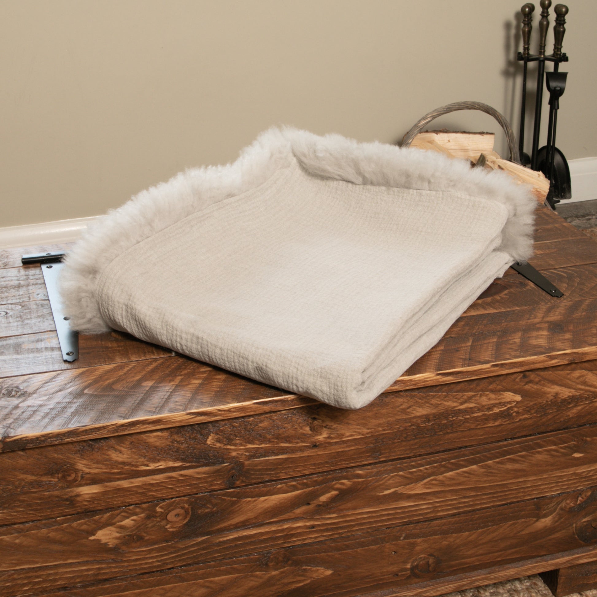 Grey Linen Blanket Sheepskin Trim 140 x 180cm - CasaFenix