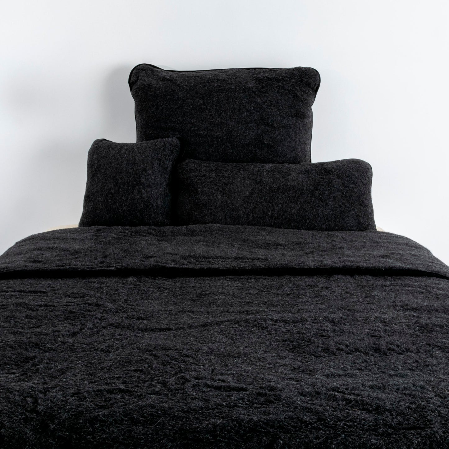 100% Merino Wool Quilt - Black 200 x 135cm - CasaFenix