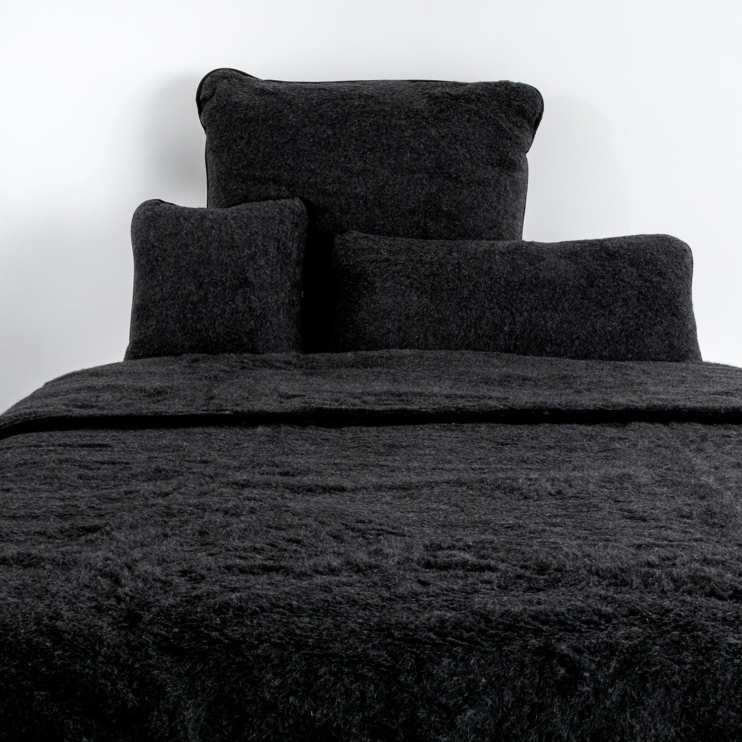 100% Merino Wool Quilt - Black 200 x 135cm - CasaFenix