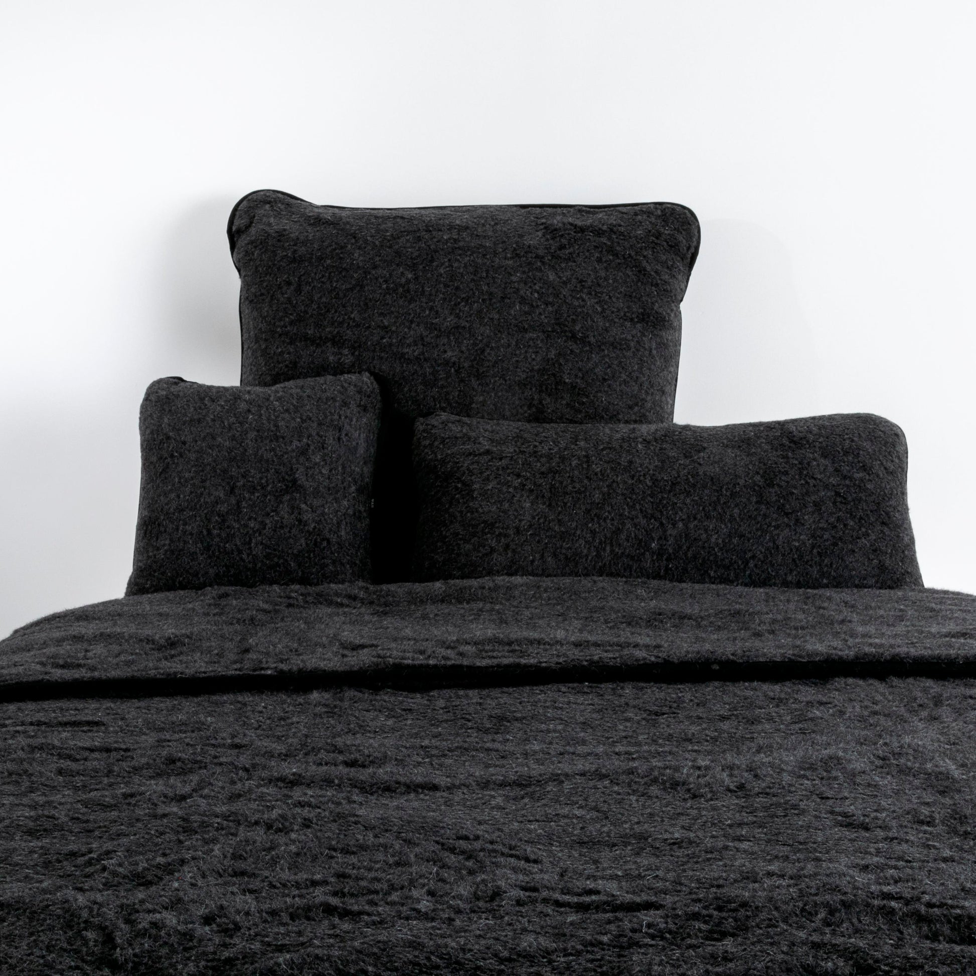 100% Merino Wool Quilt - Black 200 x 135cm - CasaFenix