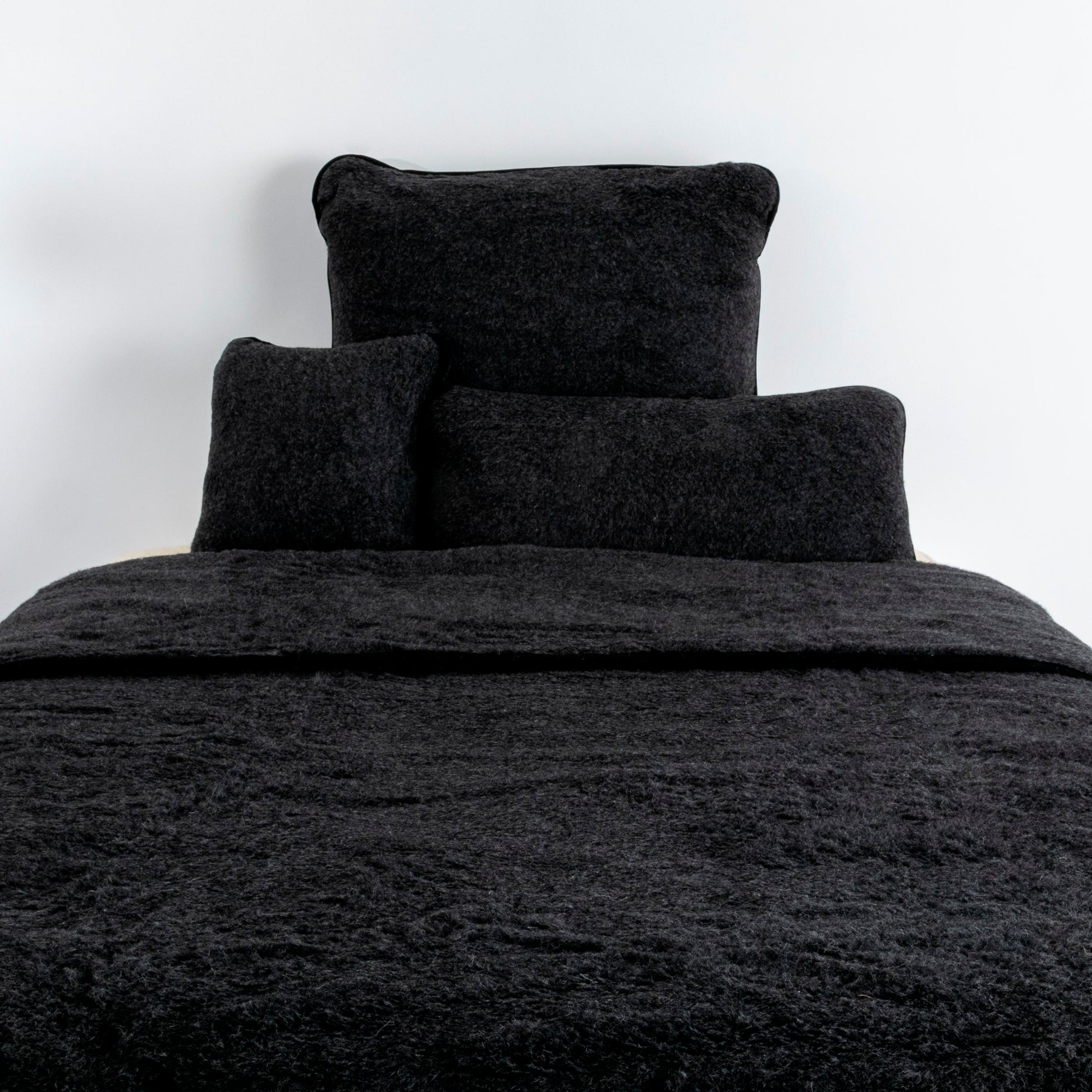 100% Merino Wool Quilt - Black 220 x 200cm - CasaFenix