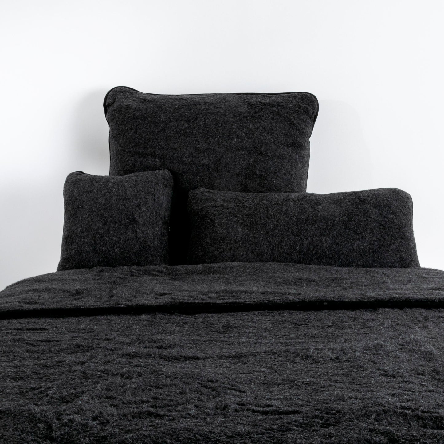 100% Merino Wool Quilt - Black 220 x 200cm - CasaFenix