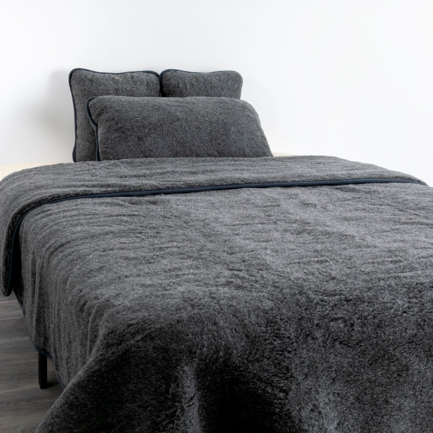 100% Merino Wool Quilt - Grey Colour 220 x 200cm - CasaFenix