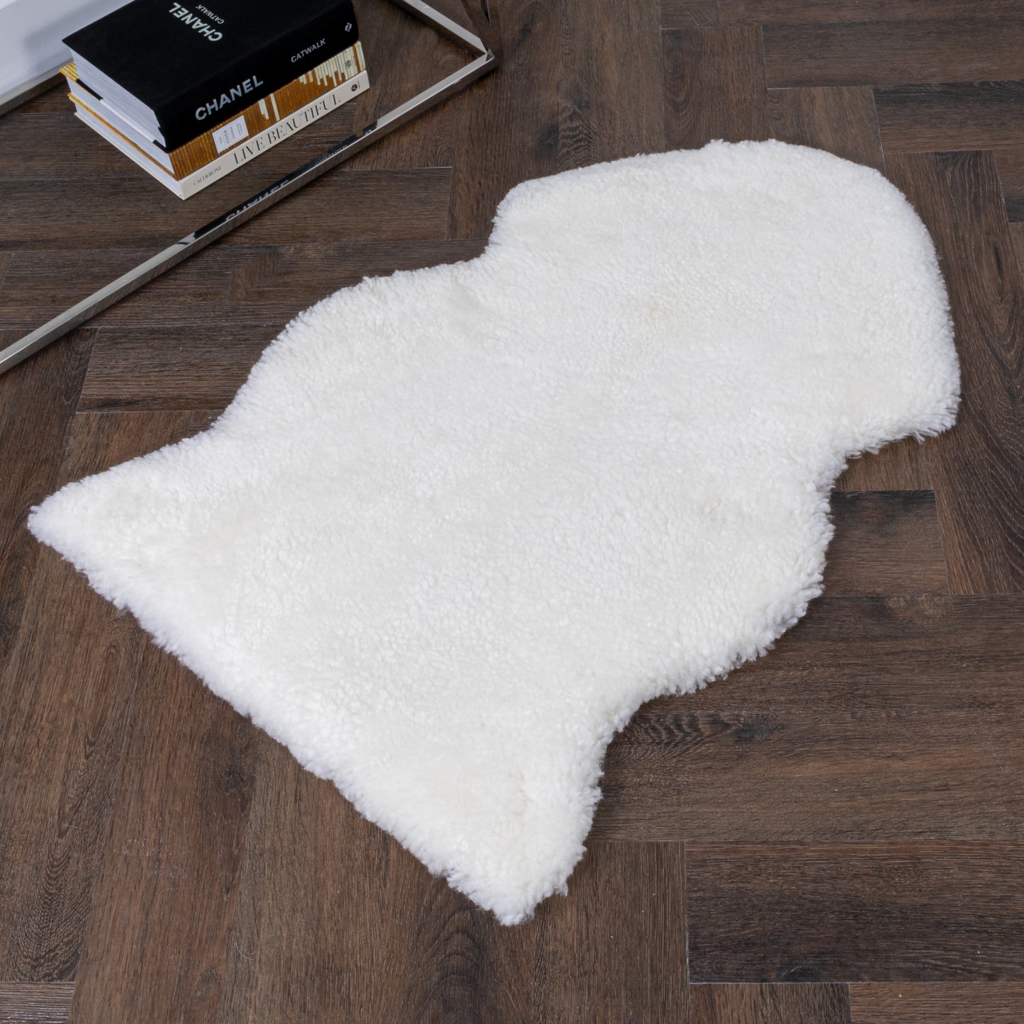 Ivory Short Pile Sheepskin Rug 90 x 60cm - CasaFenix