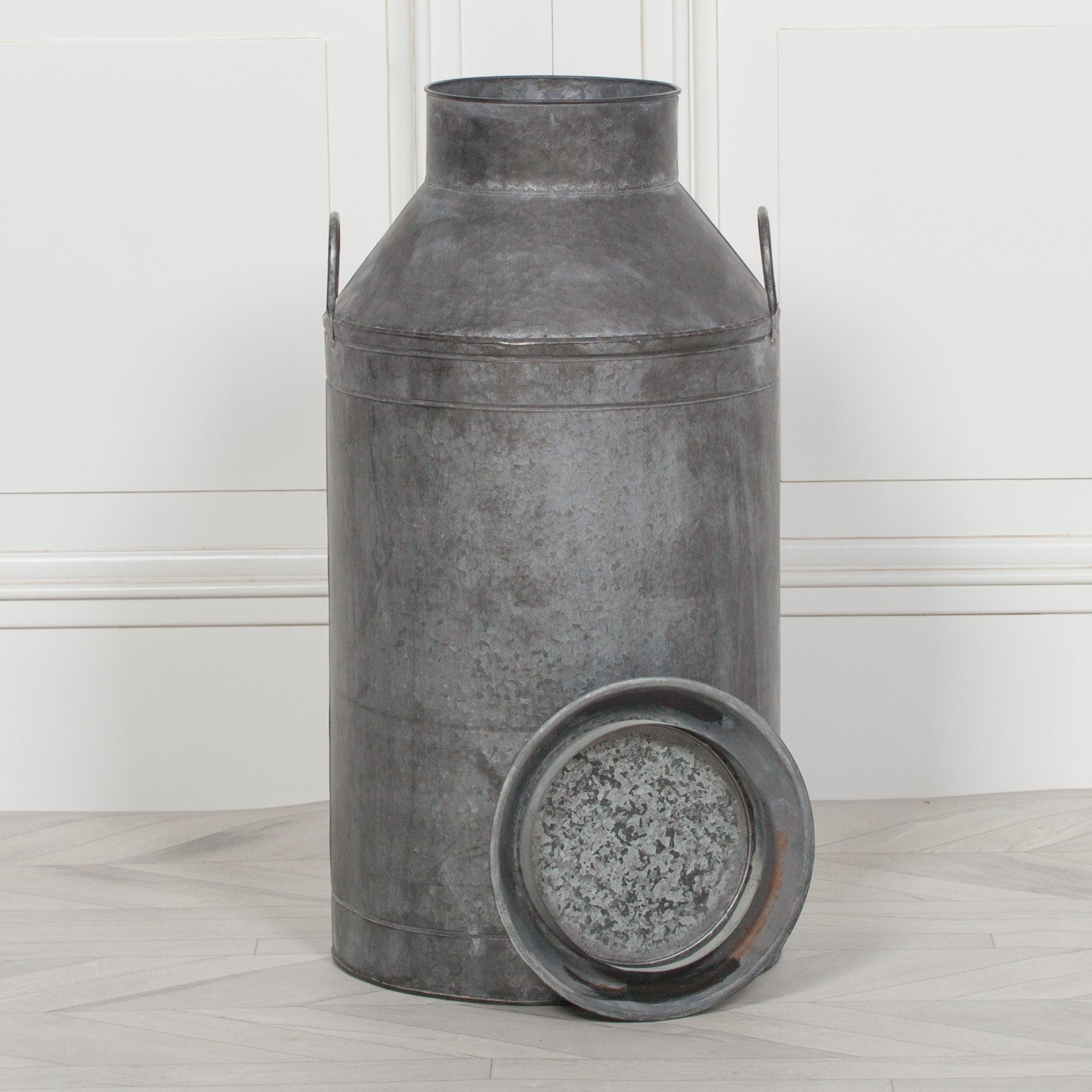 Vintage Style Milk Churn CasaFenix