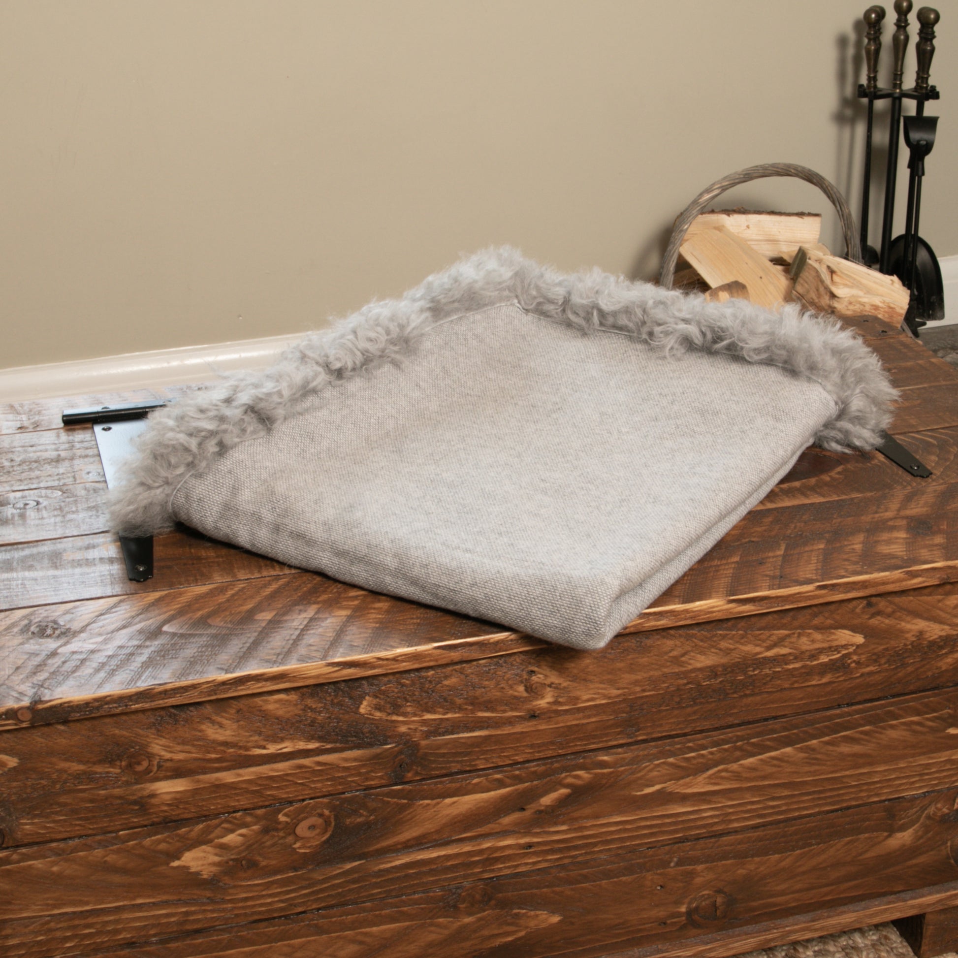 Woven Grey Wool Blanket Sheepskin Trim 180 x 140cm - CasaFenix